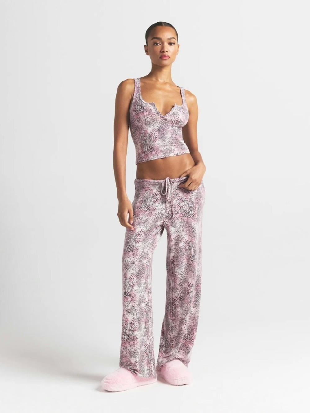 Skims Henley Tank and straight leg pants Bloom Mini Multi Animal Size small